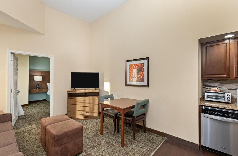 Two-Bedroom Suite with Bath Tub - Disability Access/Non-Smoking interior